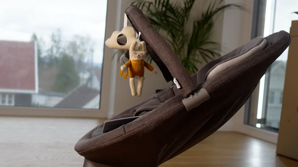 Nuna Leaf Grow kommer i flere farger. Denne er grå.