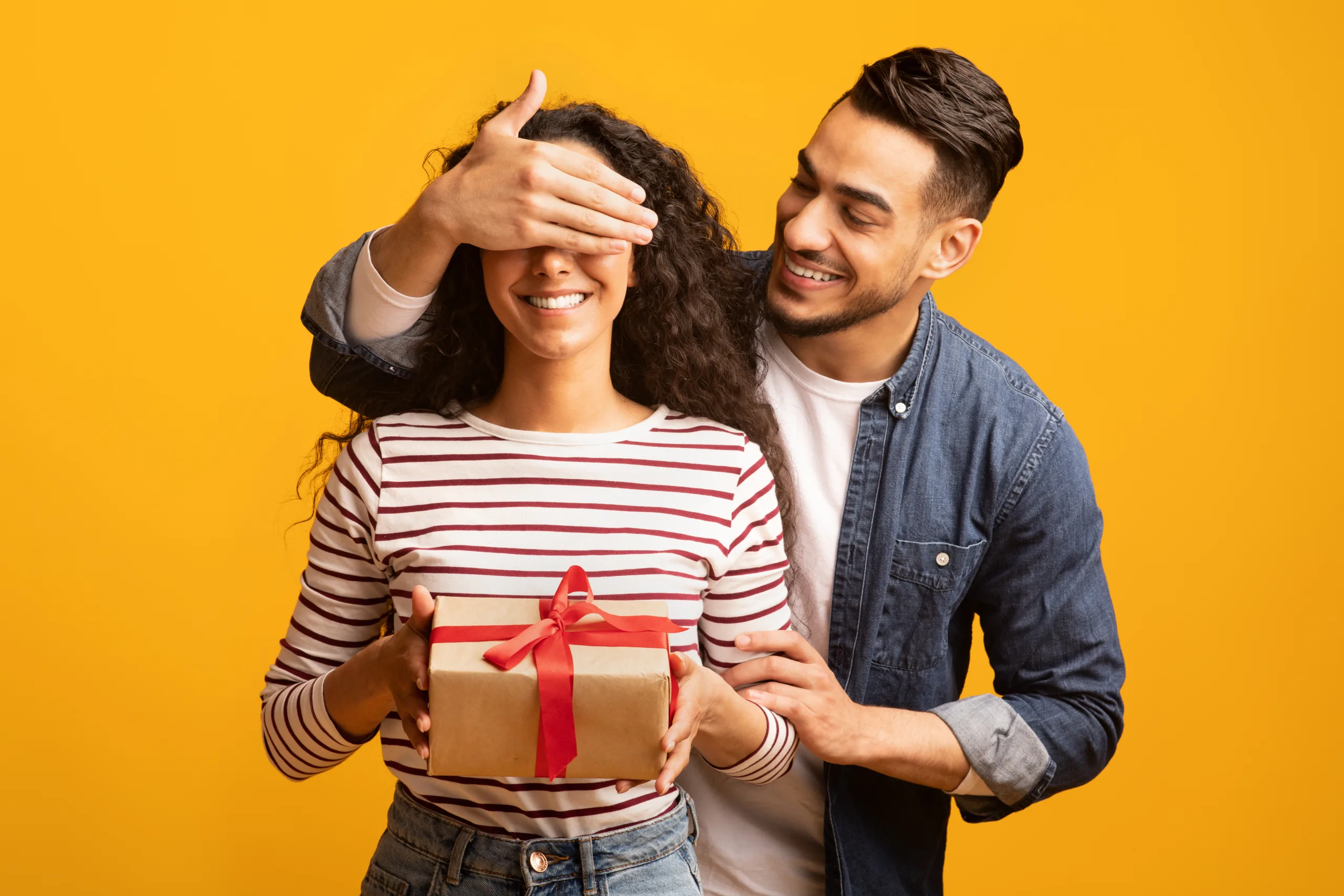 Overrask kjæresten med en veldig personlig gave! FOTO: Envato
